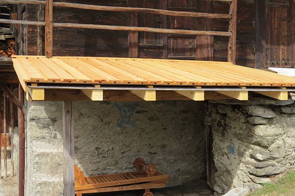 Outdoor wood shelter Atelier de Fanny